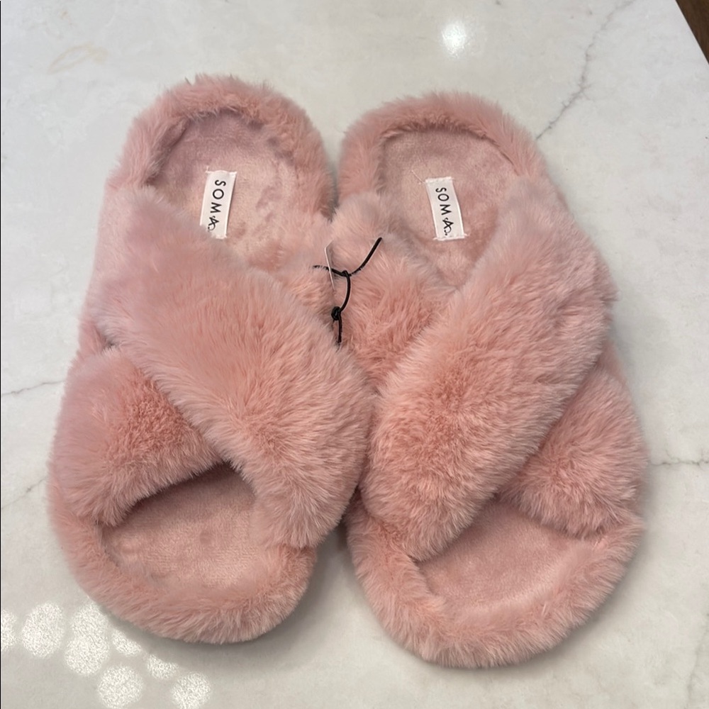 SOMA Pink Fuzzy Women's Slippers crossover slide slipper
